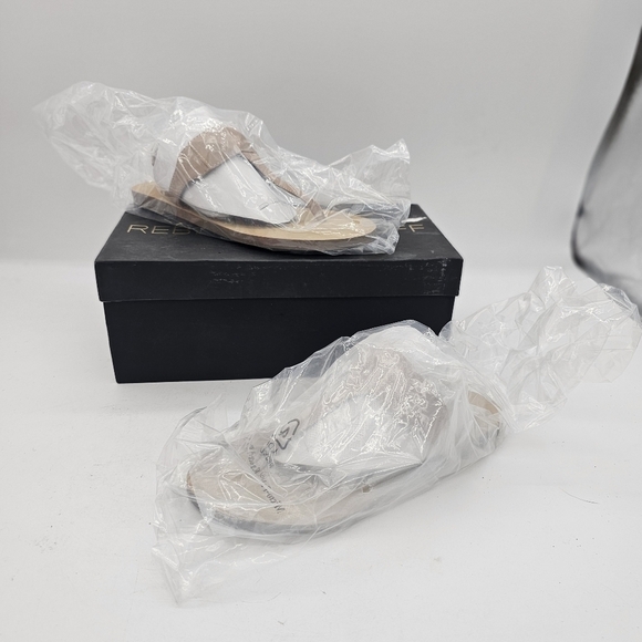 Rebecca Minkoff Eloise Goring Leather Thong Sandals Beige Size 6 - Picture 4 of 6